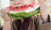 娱乐吃瓜酱带娃思想,趣味带娃新风尚